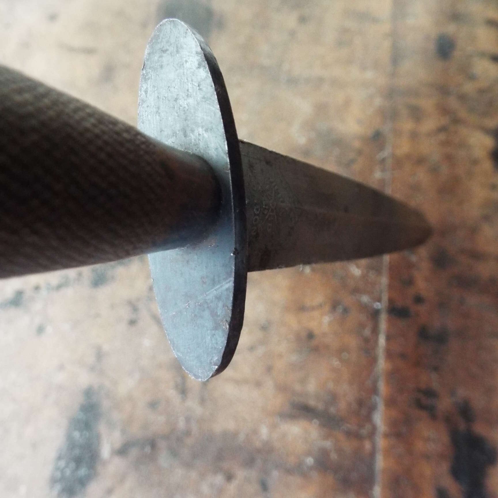 World War two British army second pattern fighting knife by Fairbairn Sykes - Image 2